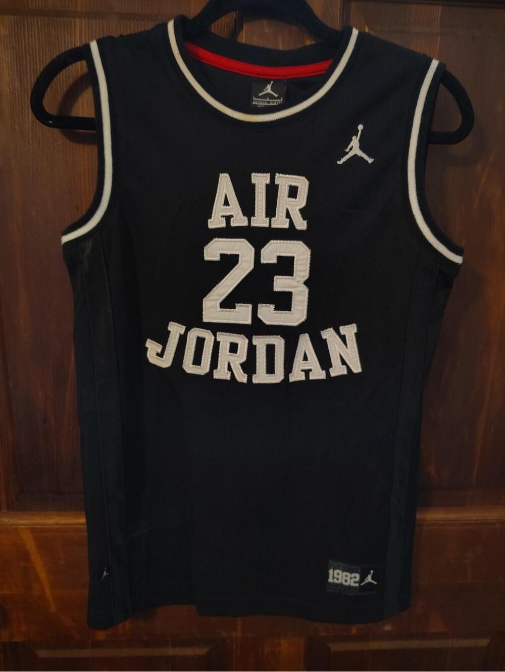 Nike Air Michael Jordan Black/ White #23 Jersey Fly Since 1982 Youth Size Medium